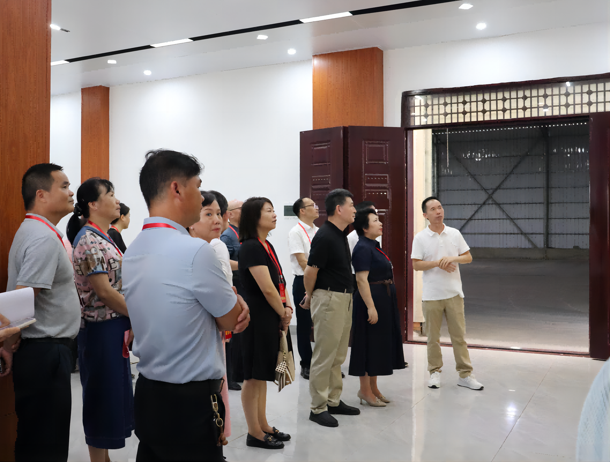 自治區(qū)人大代表和市人大代表、部分城區(qū)人大代表到公司調(diào)研